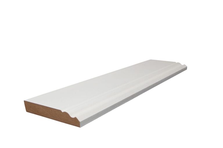 19 mm x 118 mm Scheuerleiste MDF weiß grundiert mit großem Karniesprofil (Bild 1)