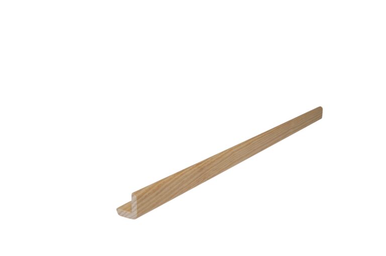 23 mm x 23 mm Winkelleiste Kiefer (Bild 1)