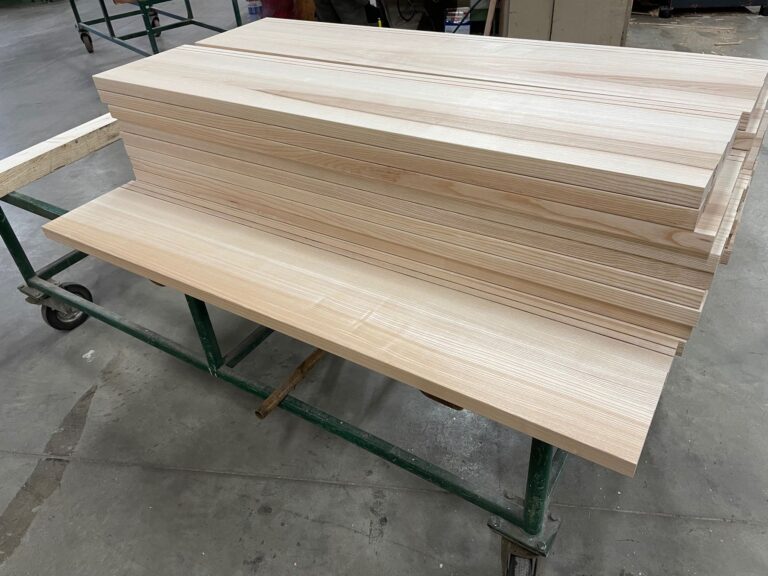 Treppenstufe Esche (Bild 1)